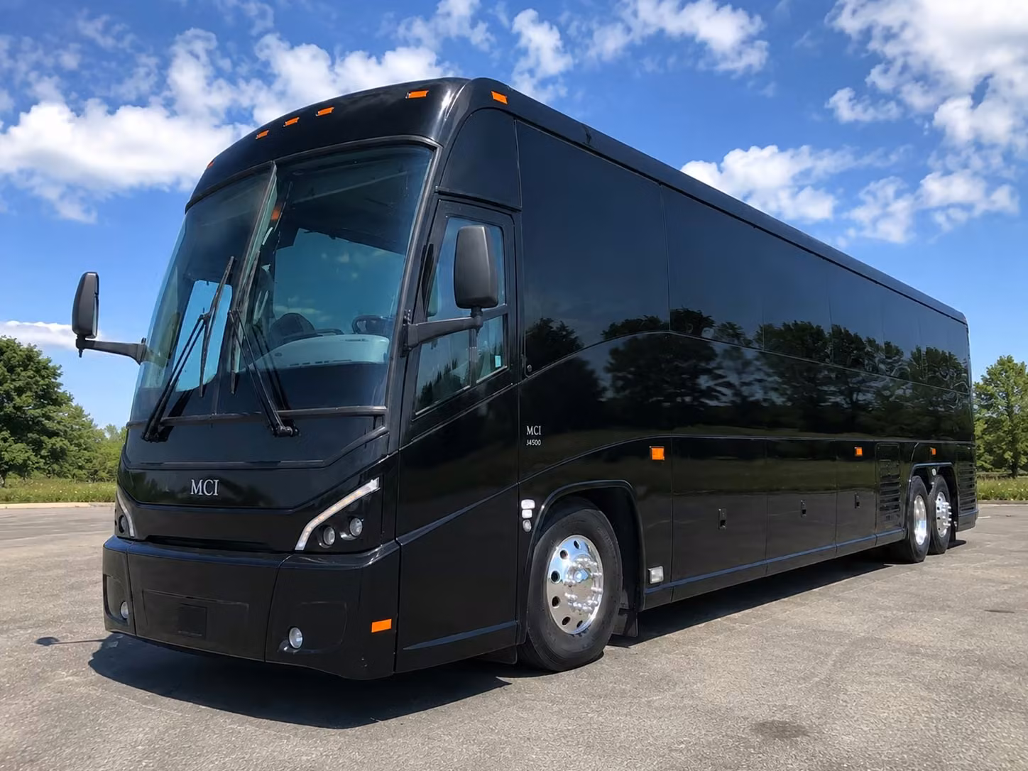 bus rentals for ypsilanti proms homecomings