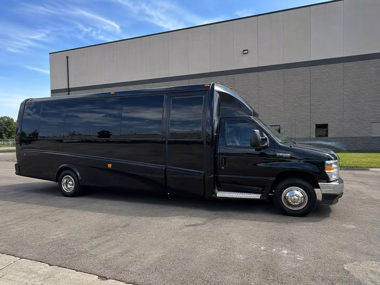 minibus and party bus rentals for detroit professional sports fan groups from ypsilanti