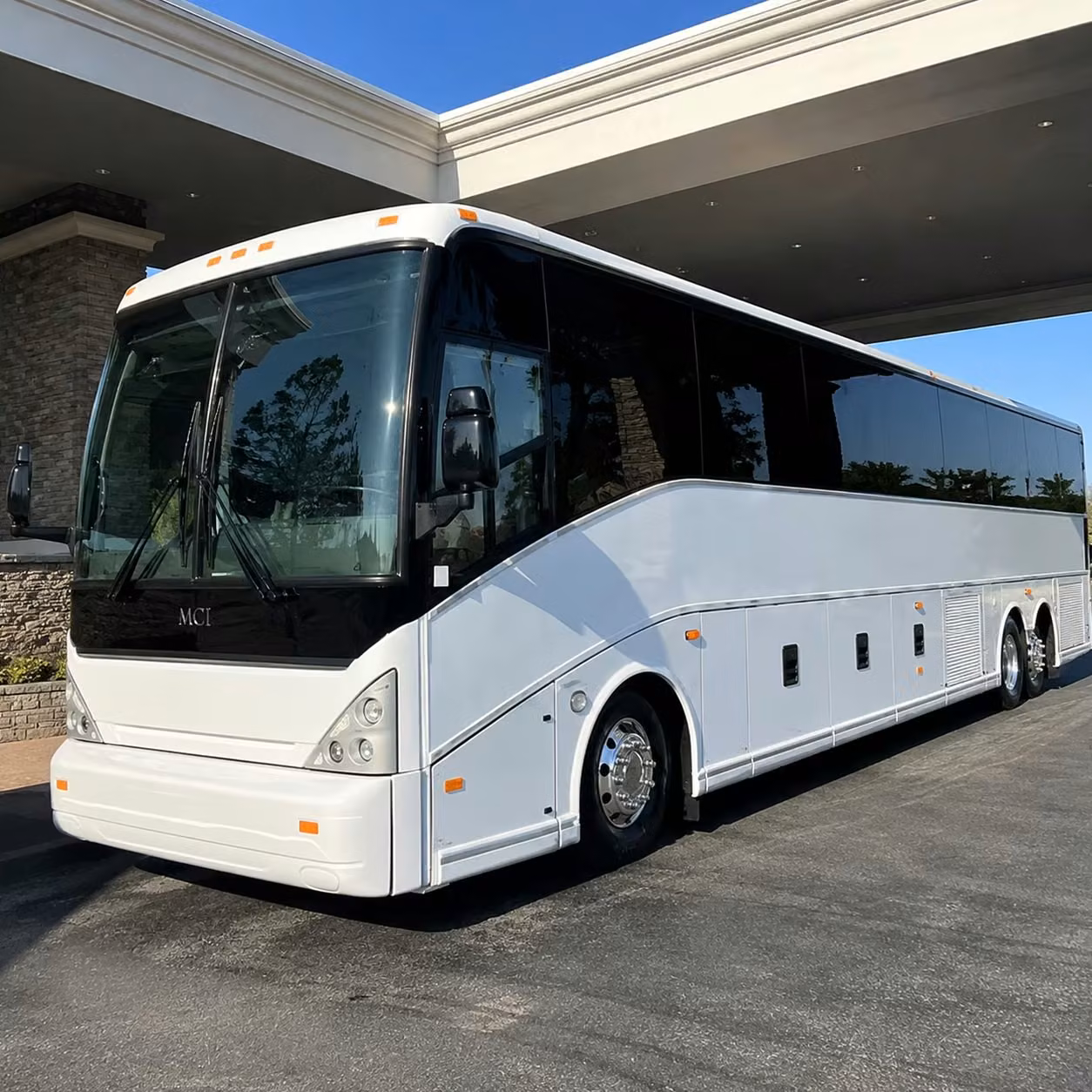 reliable daily commuter shuttles for ypsilanti s workforce along michigan avenue and beyond