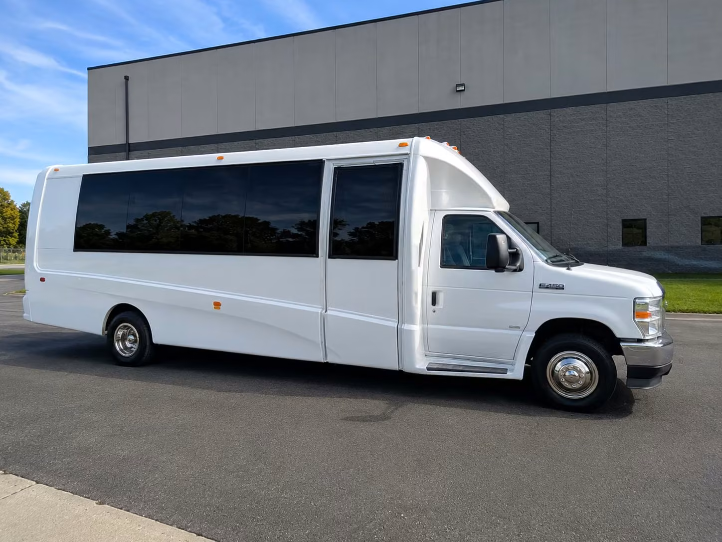 ypsilanti 20 passenger minibus rental