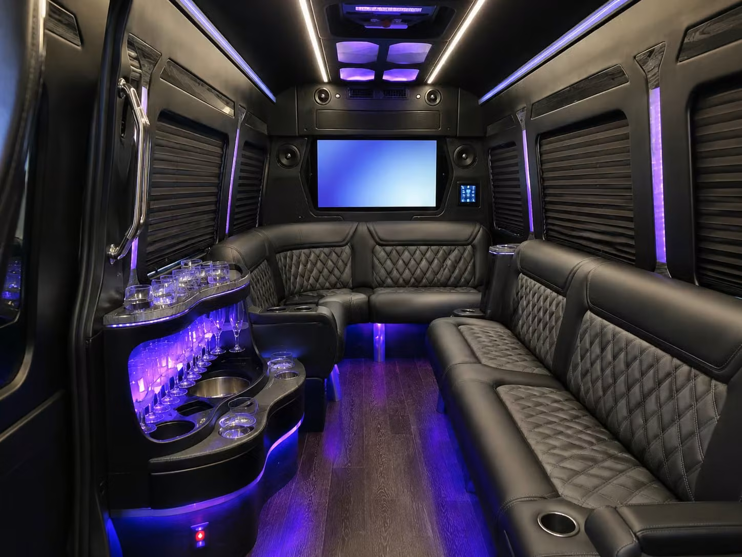 ypsilanticharterbuscompany com connects you with ypsilanti prom transportation that fits your budget